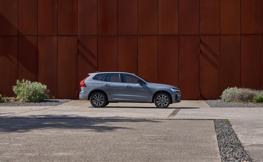  Volvo XC60 B5 AWD R-Design 2021 года  (CN) (фото 5 из 15)
